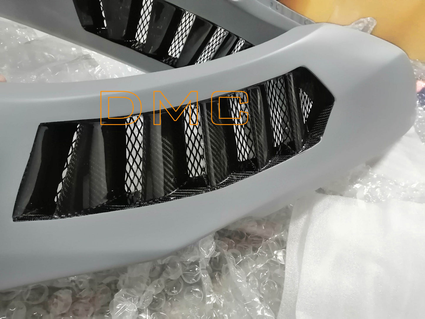 Ailes avant en fibre de carbone « STO » de DMC pour Lamborghini Huracan EVO Coupé et Spyder d'origine