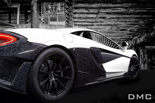 Bas de caisse latéraux avec panneaux inférieurs de porte en fibre de carbone de DMC pour McLaren 600LT - KDMPARTS EUROPE TUNING STORE