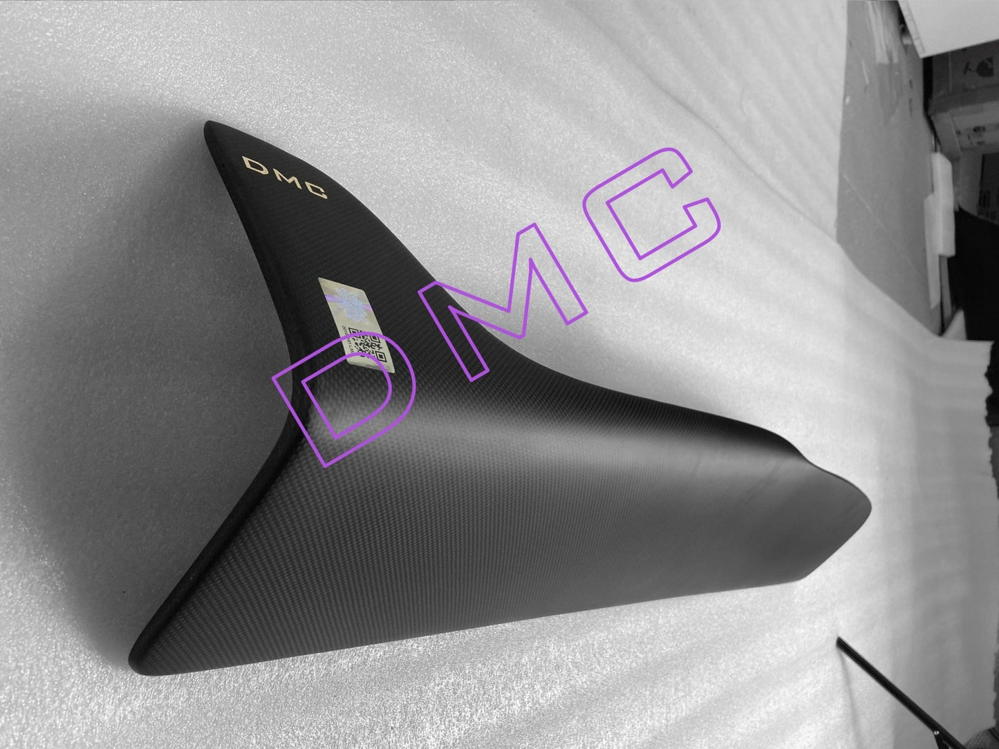 Bas de caisse latéraux en fibre de carbone de DMC pour Aston Martin Vantage AMR d'origine - KDMPARTS EUROPE TUNING STORE