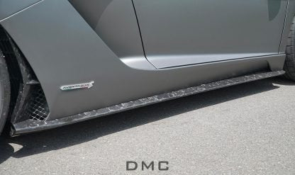 Bas de caisse latéraux en fibre de carbone « Tecno » de DMC pour Lamborghini Aventador S LP740 Coupé et Roadster d'origine - KDMPARTS EUROPE TUNING STORE