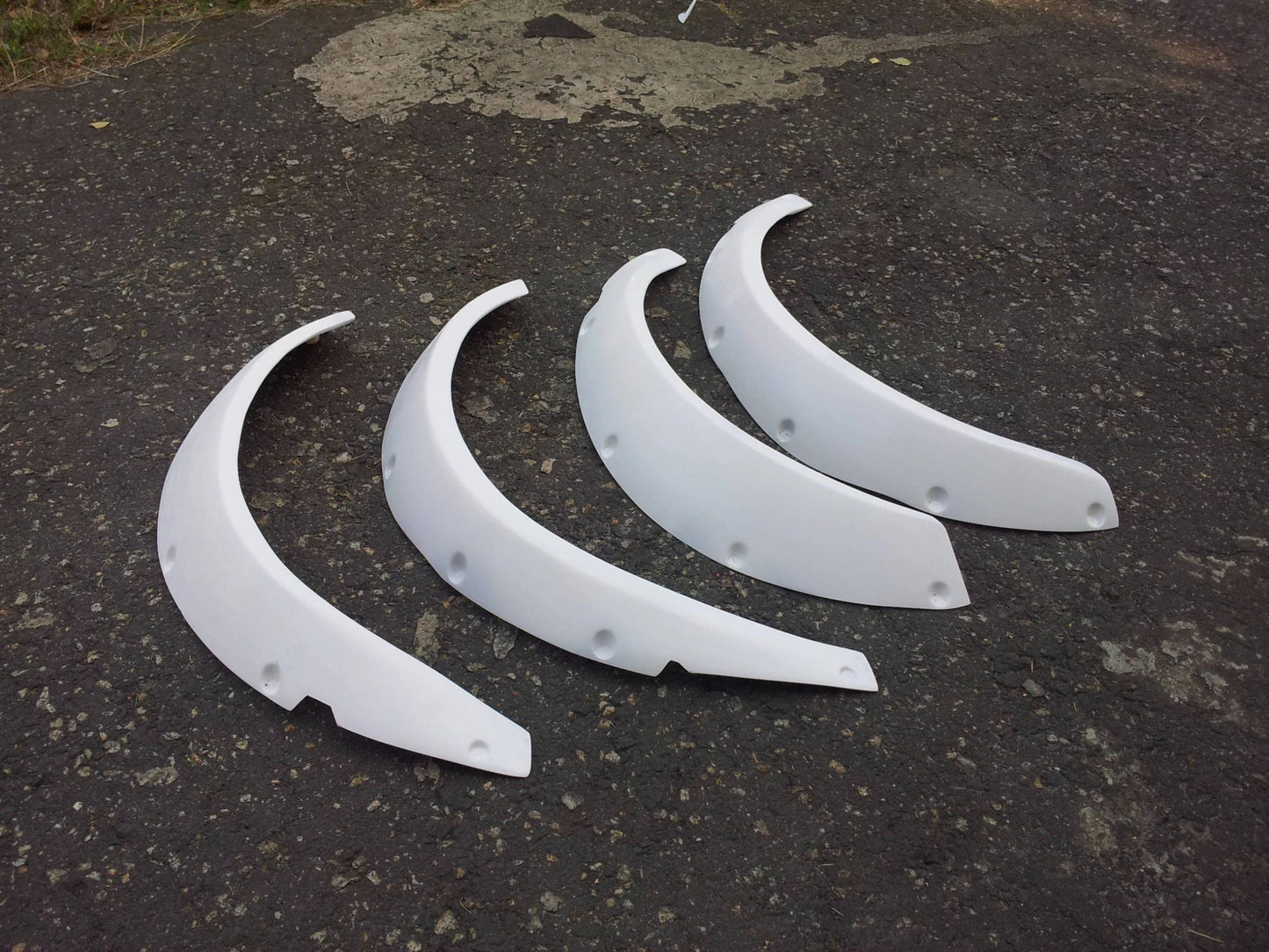 FRONT / REAR FENDER EXTENSIONS FOR BMW E30