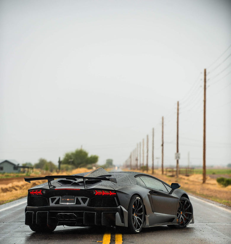 Pare chocs arrière avec diffuseur en fibre de carbone « E-GT » DMC pour Lamborghini Aventador Coupé et Roadster d'origine