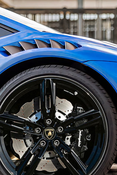 Ailes avant en fibre de carbone « STO » de DMC pour Lamborghini Huracan EVO Coupé et Spyder d'origine