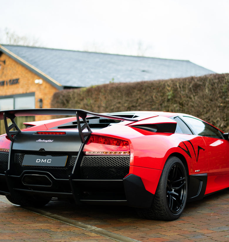 Pare chocs arrière avec diffuseur en fibre de carbone « SV / Superveloce » de DMC pour Lamborghini Murcielago Coupé et Roadster d'origine