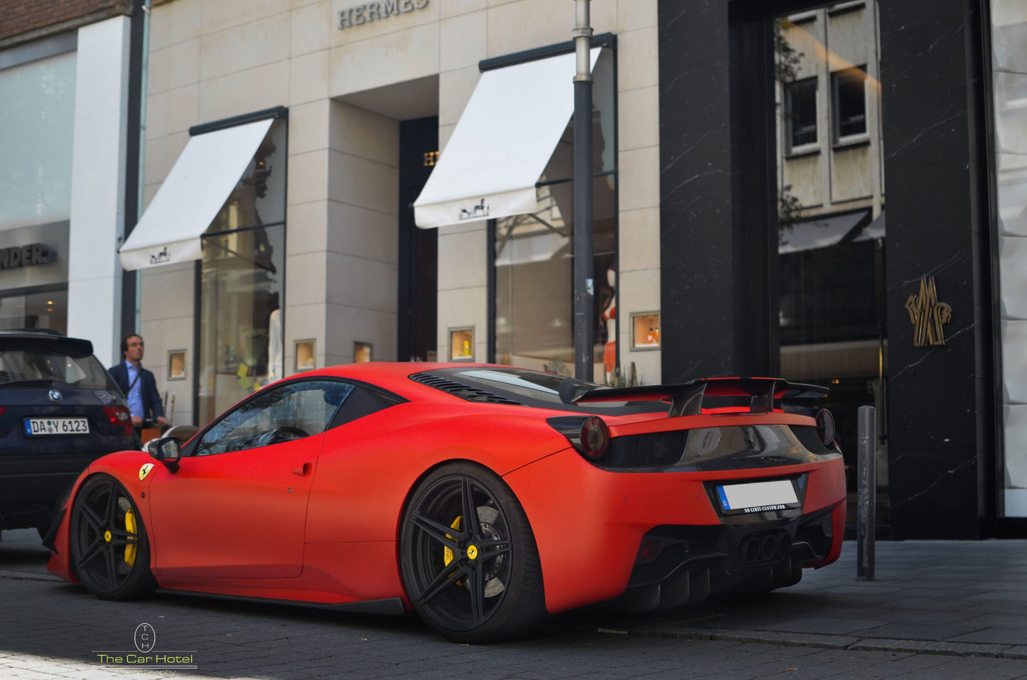 Bas de caisse latéraux en fibre de carbone de DMC Estremo pour Ferrari 458 Italia Coupé et Spider d'origine et modèles Aperta et Speciale