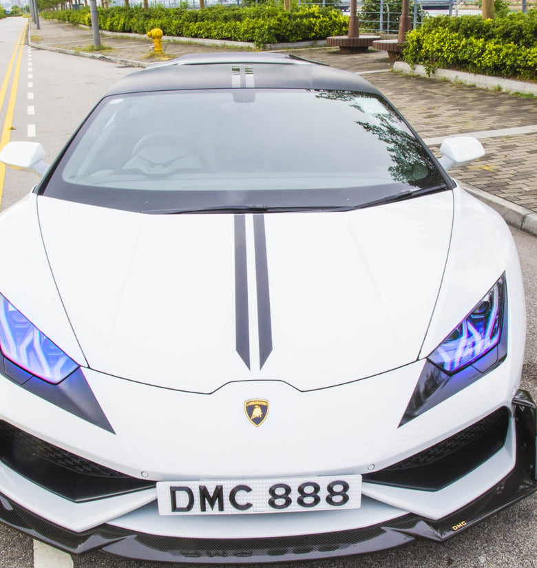 Lame de pare chocs avant en fibre de carbone « Berlin » de DMC pour Lamborghini Huracan Coupé et Spyder d'origine