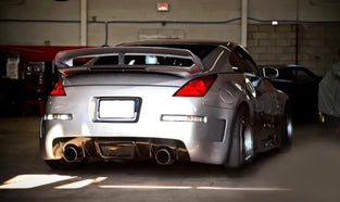 Aileron Spoiler pour Nissan 350z Z33 2003 - 2009 Look V3 avec emplacement du feu de stop