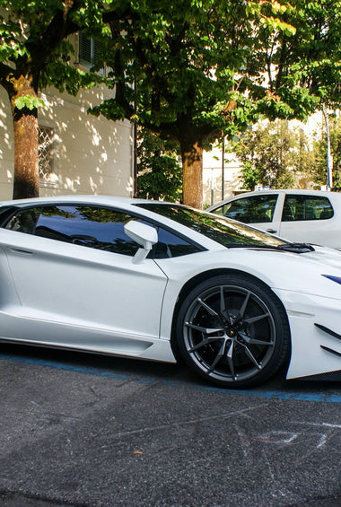 Bas de caisse latéraux en fibre de carbone « SV-E » de DMC pour Lamborghini Aventador S Coupé et Roadster d'origine