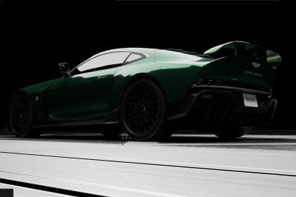 Aileron aérodynamique arrière en fibre de carbone de DMC pour Aston Martin Valour d'origine - KDMPARTS EUROPE TUNING STORE