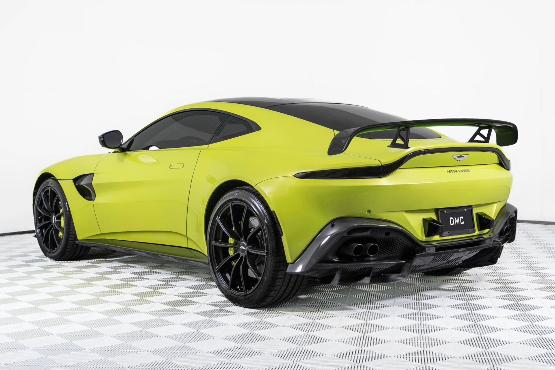Aileron arrière en fibre de carbone de DMC pour Aston Martin Vantage 2017+ - KDMPARTS EUROPE TUNING STORE