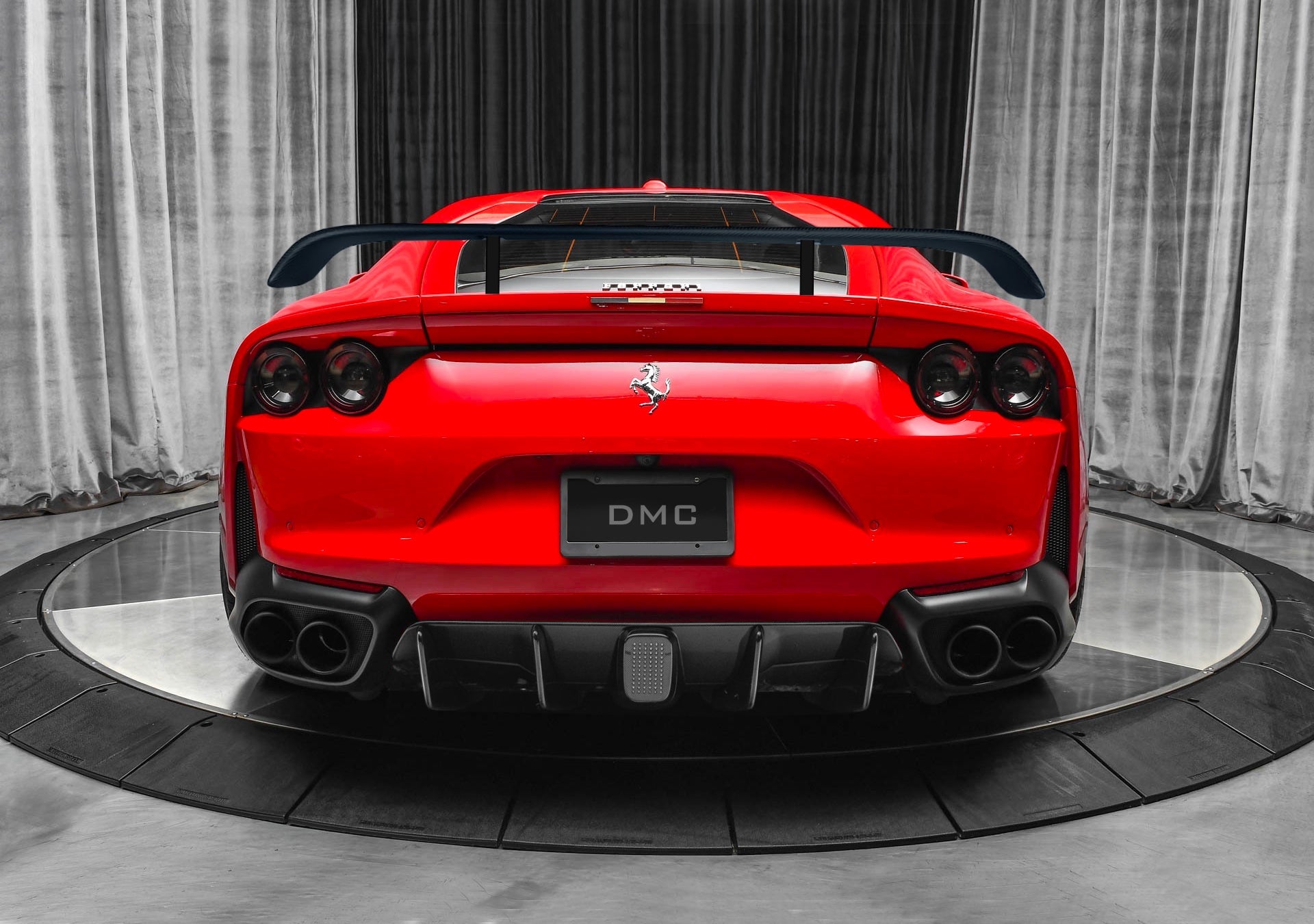 Aileron arrière en fibre de carbone de DMC pour Ferrari 812 SF : EVO FXX compatible avec l'aileron Superfast d'origine - KDMPARTS EUROPE TUNING STORE