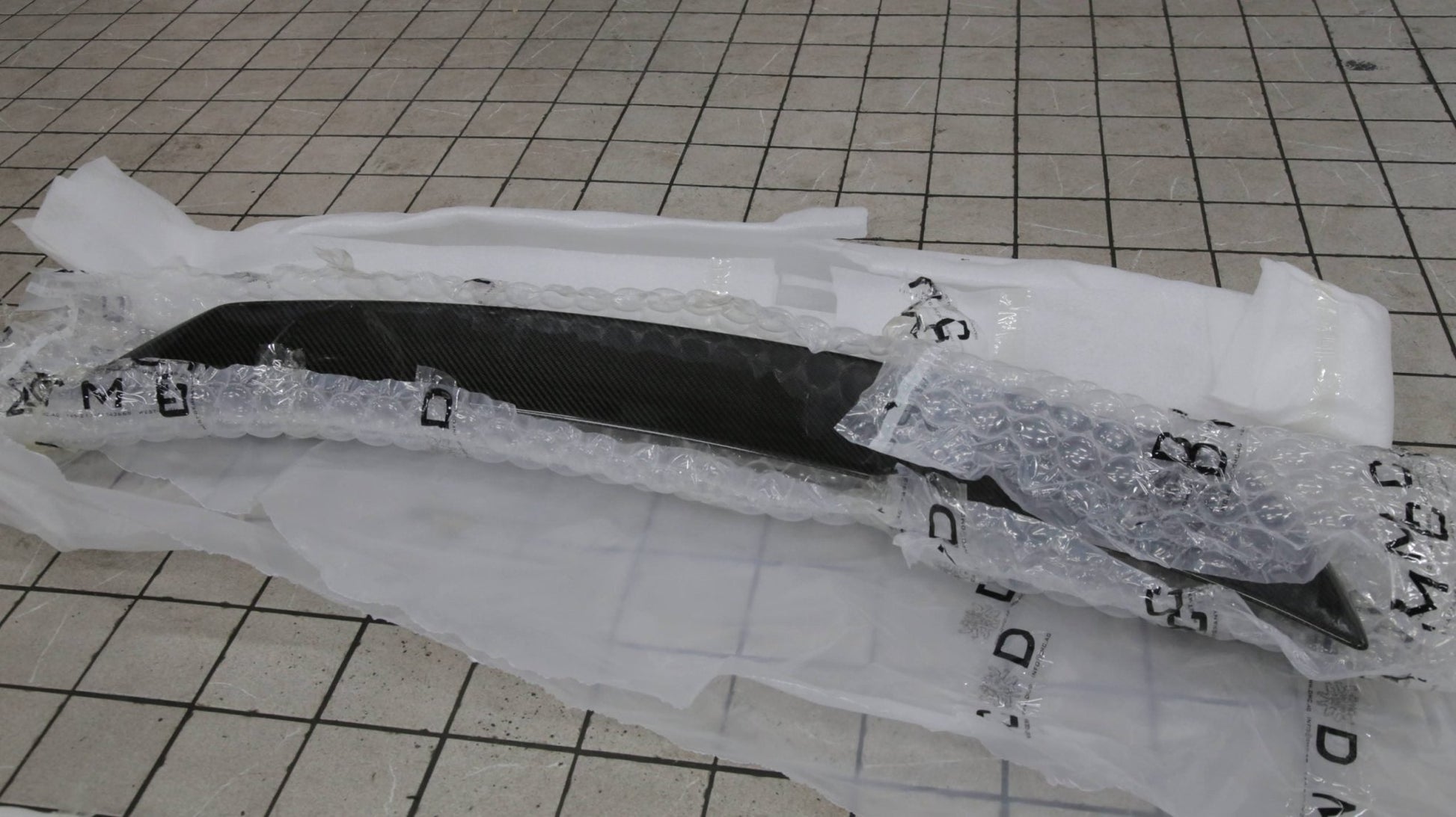 Aileron de coffre en fibre de carbone de DMC pour Rolls Royce Ghost Black badge Série 1 et 2 - KDMPARTS EUROPE TUNING STORE