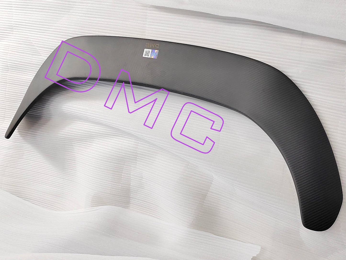 Aileron de toit supérieur arrière en fibre de carbone de DMC pour Aston Martin DBX 2020+ - KDMPARTS EUROPE TUNING STORE