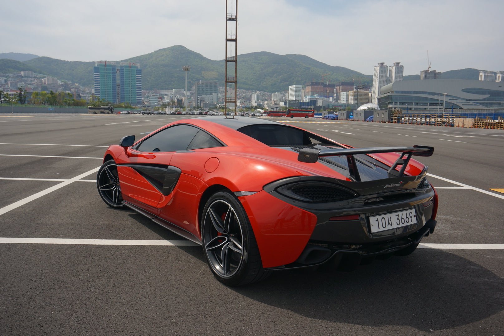 Aileron spoiler arrière en fibre de carbone de DMC pour McLaren 570S 540C et 570 GT Coupé et Spider d'origine - KDMPARTS EUROPE TUNING STORE