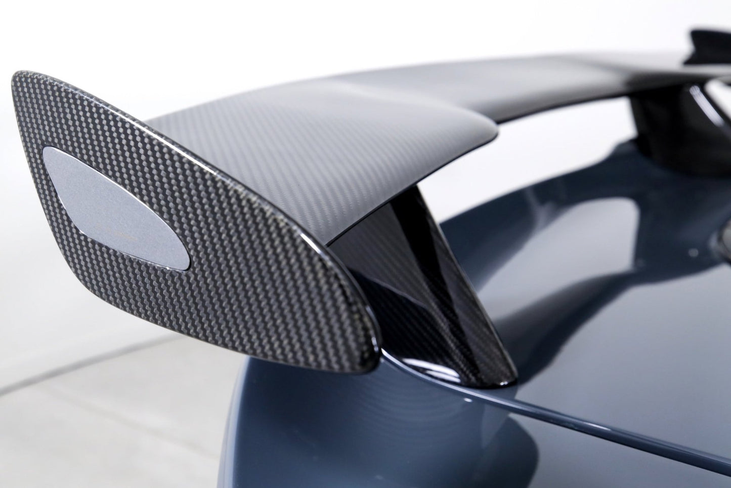 Aileron spoiler arrière en fibre de carbone de DMC pour McLaren Artura Coupé et Spider - KDMPARTS EUROPE TUNING STORE