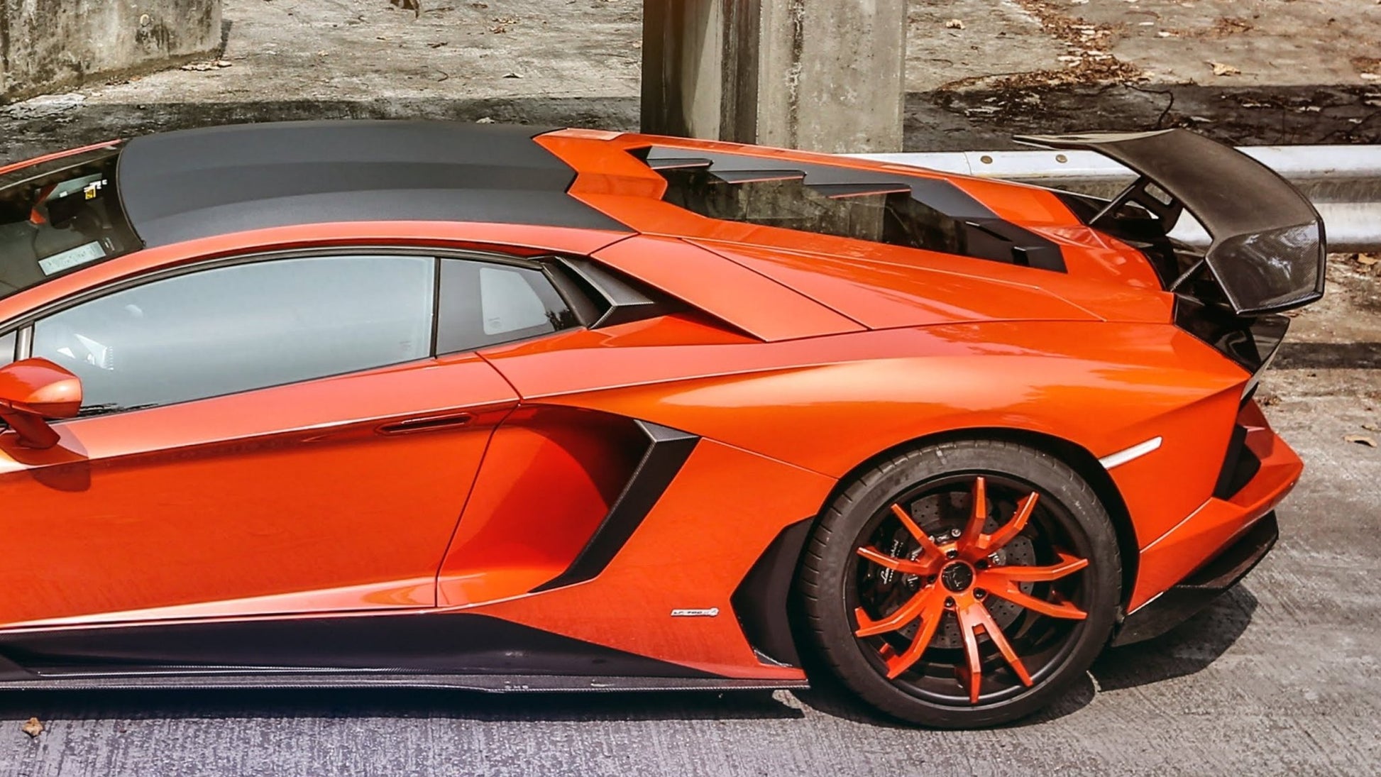 Aileron spoiler arrière en fibre de carbone « SV - E » de DMC pour Lamborghini Aventador S Coupé et Roadster d'origine - KDMPARTS EUROPE TUNING STORE