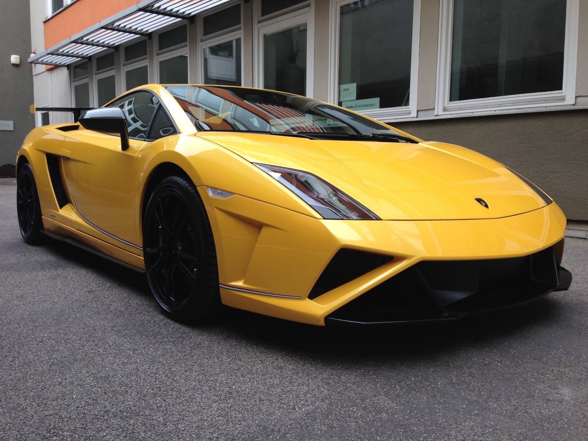 Aileron spoiler arrière et capot en fibre de carbone « Supertrofeo E - GT » DMC pour Lamborghini Gallardo Coupé et Spyder d'origine - KDMPARTS EUROPE TUNING STORE