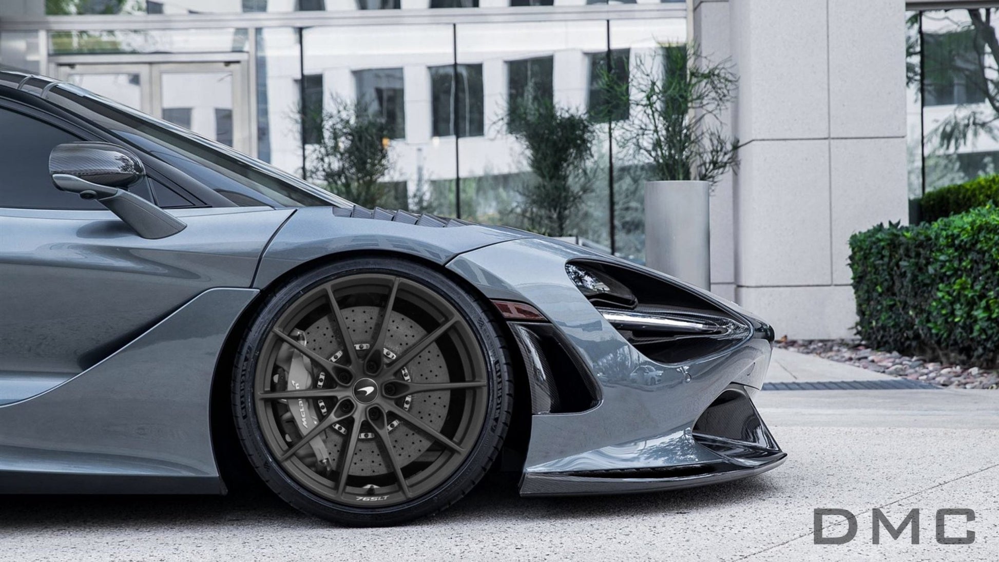 Ailes avant avec prises d'air en fibre de carbone de DMC pour McLaren 720S et 765LT Coupé et Spider, style GT3 - KDMPARTS EUROPE TUNING STORE