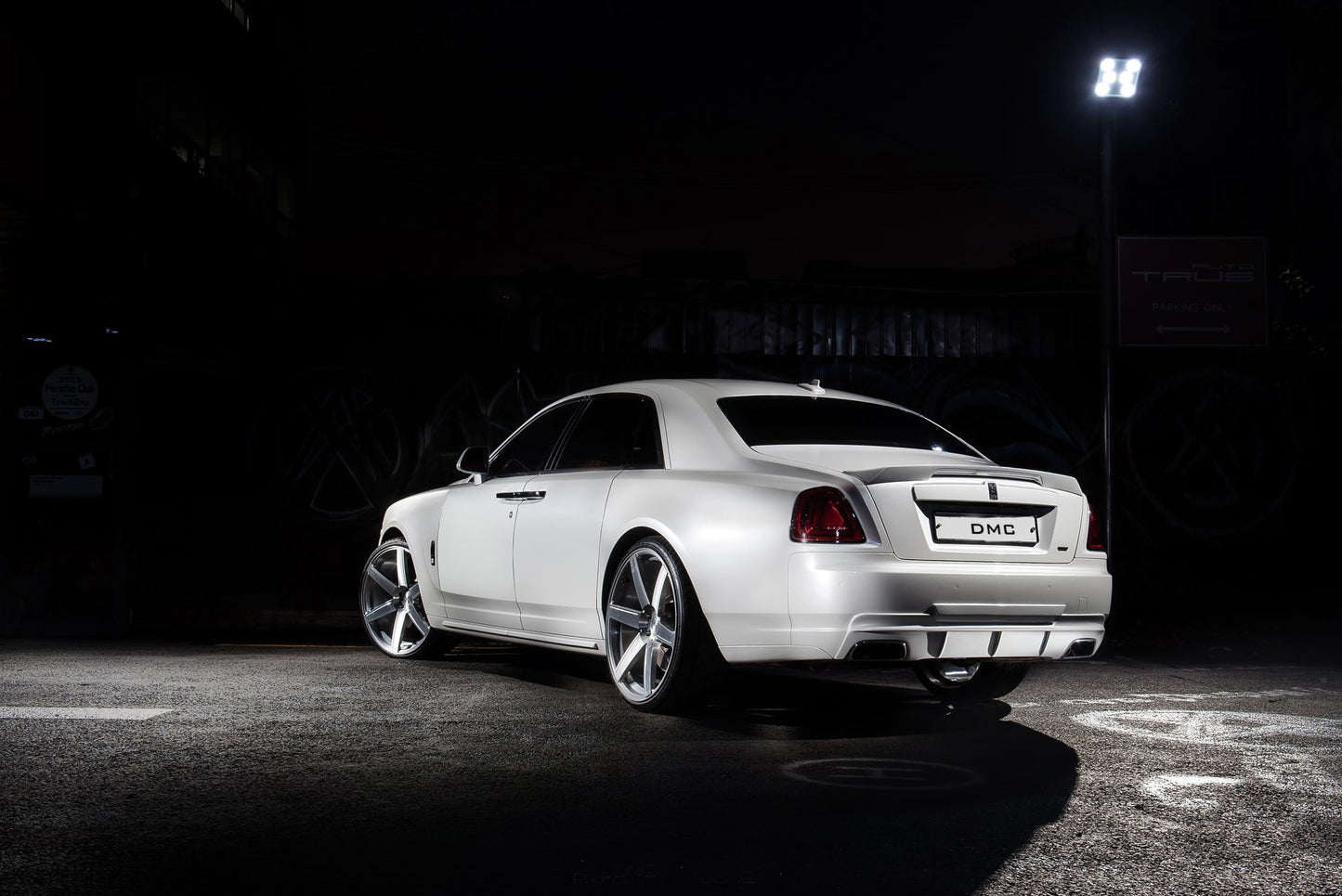 Bas de caisse latéraux en fibre de carbone de DMC pour Rolls Royce Ghost Black Badge Série 1 et 2 - KDMPARTS EUROPE TUNING STORE