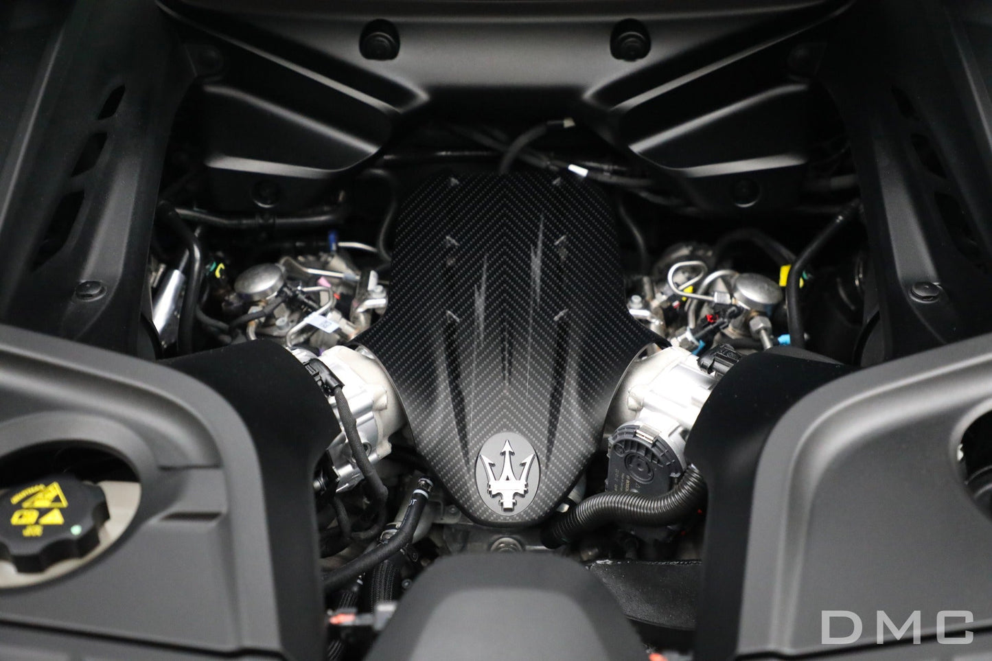 Caches de compartiment moteur en fibre de carbone de DMC pour Maserati MC20 Coupé et Spider Cielo - KDMPARTS EUROPE TUNING STORE