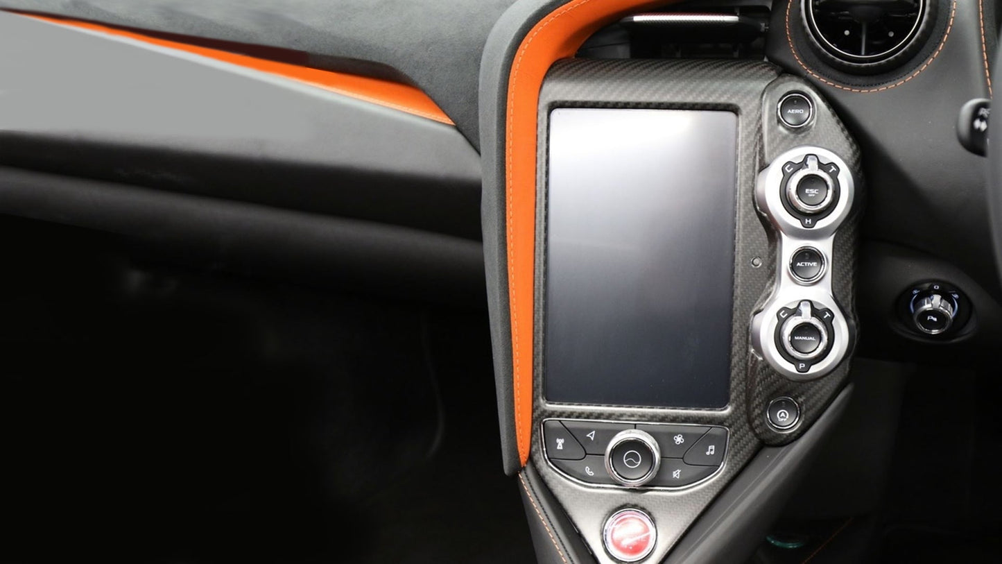 Cadre d'unité multimédia de console centrale en fibre de carbone de DMC pour McLaren 720S Coupé et Spider - KDMPARTS EUROPE TUNING STORE