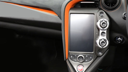 Cadre d'unité multimédia de console centrale en fibre de carbone de DMC pour McLaren 720S Coupé et Spider - KDMPARTS EUROPE TUNING STORE