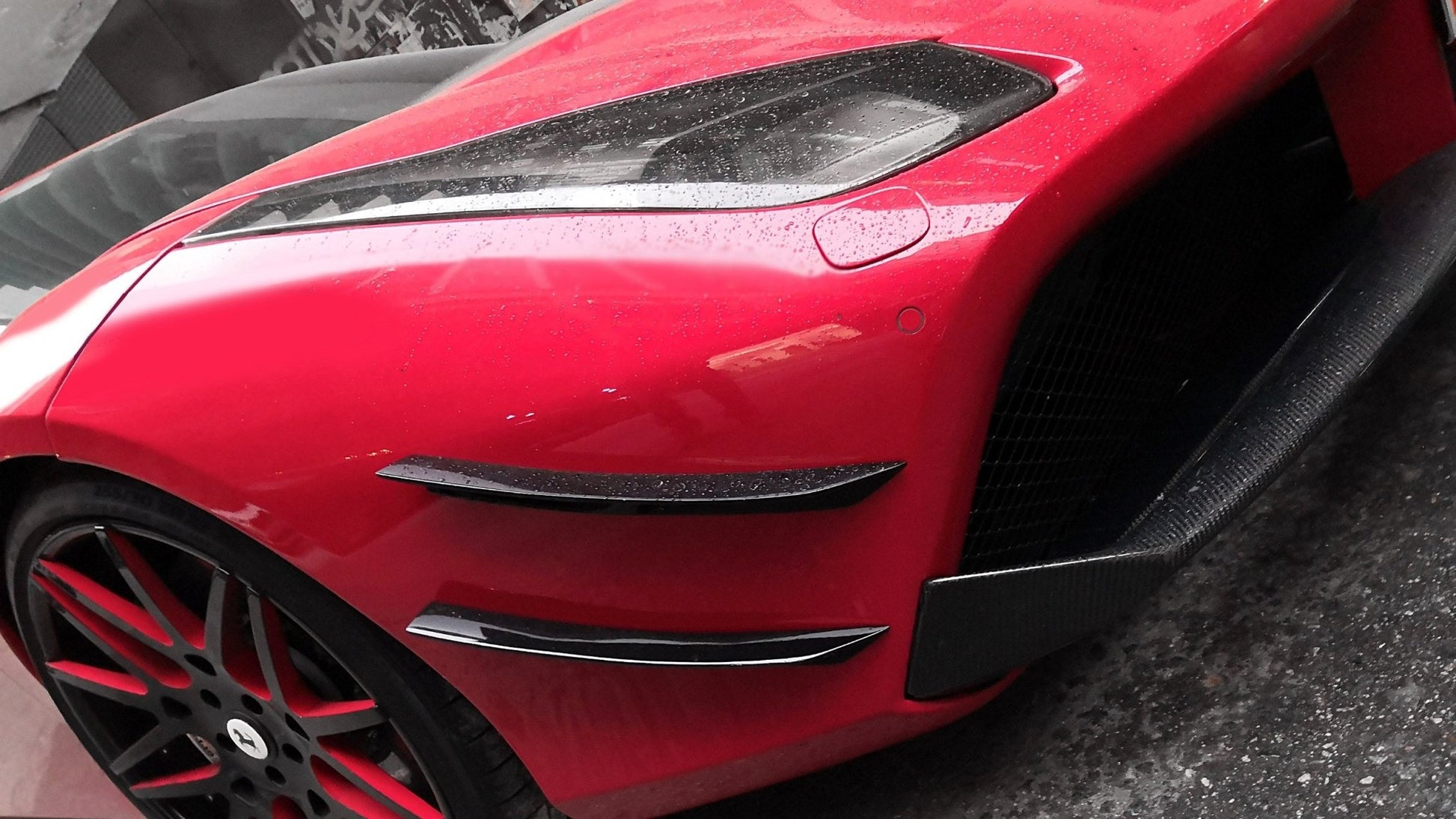 Canards de pare chocs avant F1 « Spéciale » en fibre de carbone de DMC pour Ferrari 488 GTB Coupé et Spider - KDMPARTS EUROPE TUNING STORE