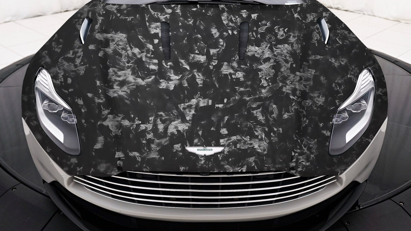 Capot avant en fibre de carbone de DMC pour Aston Martin DB11 Coupé et DB11 Volante d'origine - KDMPARTS EUROPE TUNING STORE