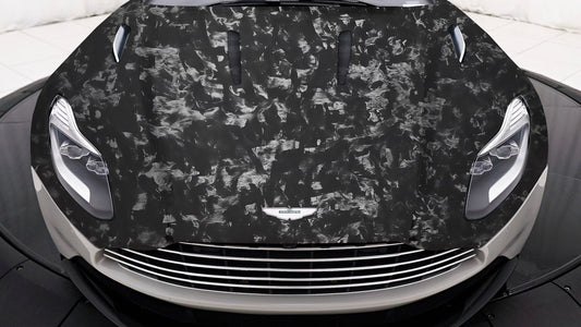 Capot avant en fibre de carbone de DMC pour Aston Martin DB11 Coupé et DB11 Volante d'origine - KDMPARTS EUROPE TUNING STORE