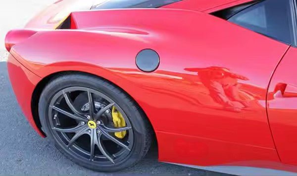 Couvercle de bouchon de réservoir pour Ferrari F458 Coupé Italia / Spider en fibre de Carbone haute brillance - KDMPARTS EUROPE TUNING STORE