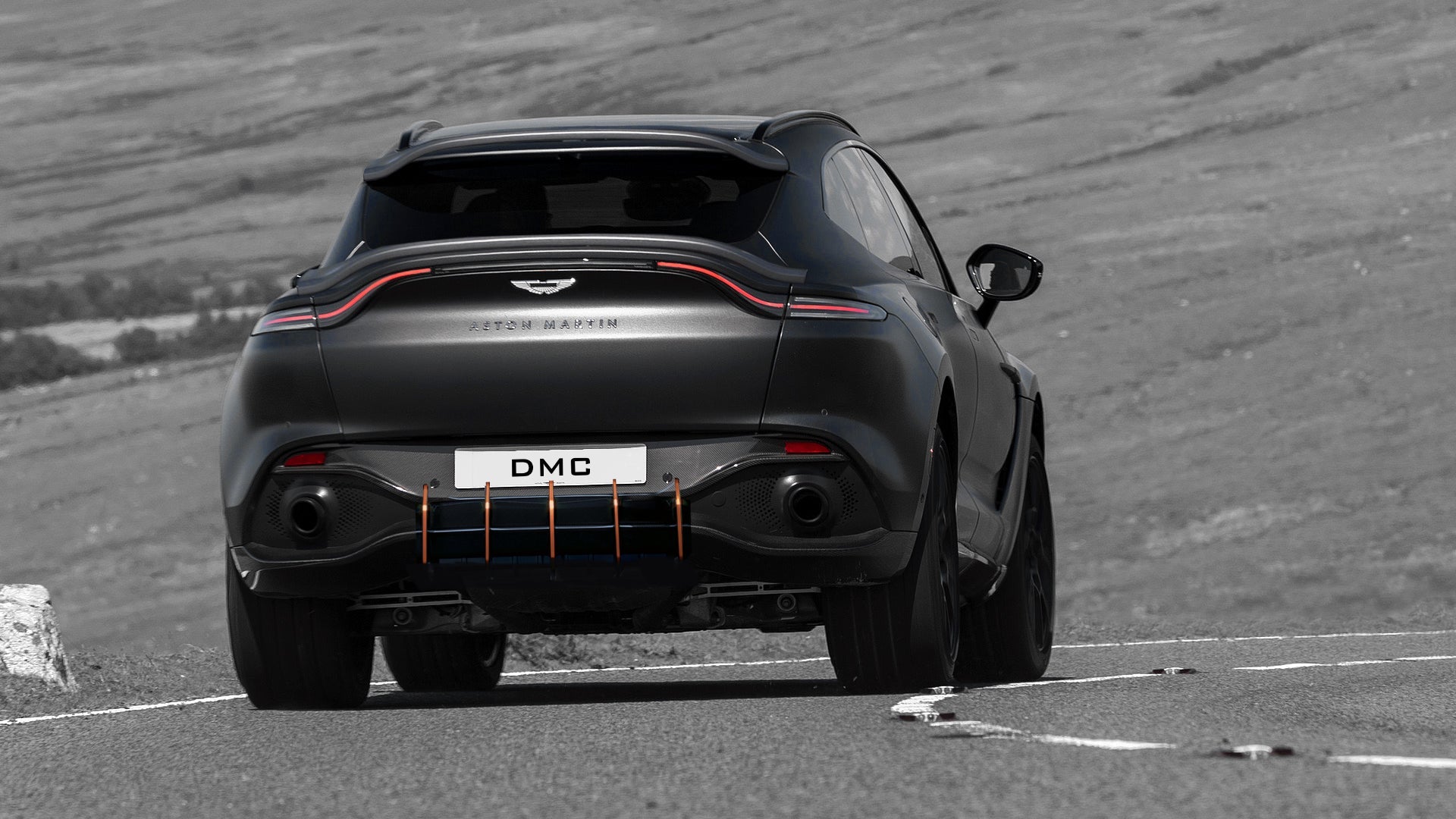 Diffuseur arrière en fibre de carbone de DMC pour Aston Martin DBX - KDMPARTS EUROPE TUNING STORE