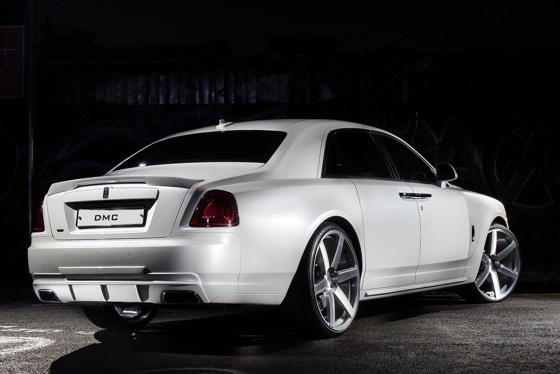 Diffuseur arrière en fibre de carbone forgée de DMC pour Rolls Royce Ghost Black Badge Série 1 et 2 - KDMPARTS EUROPE TUNING STORE