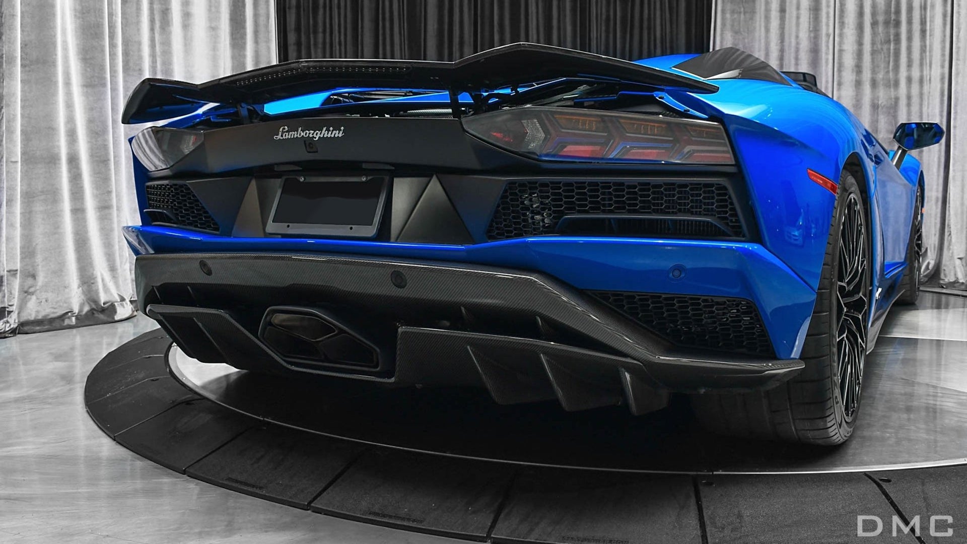 Diffuseur arrière en fibre de carbone « Tecno » de DMC pour Lamborghini Aventador S Coupé et Roadster d'origine - KDMPARTS EUROPE TUNING STORE