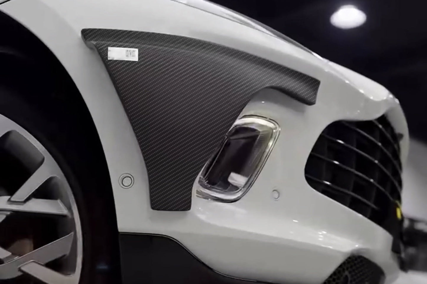 Extensions de pare chocs avant en fibre de carbone pour Aston Martin DBX - KDMPARTS EUROPE TUNING STORE