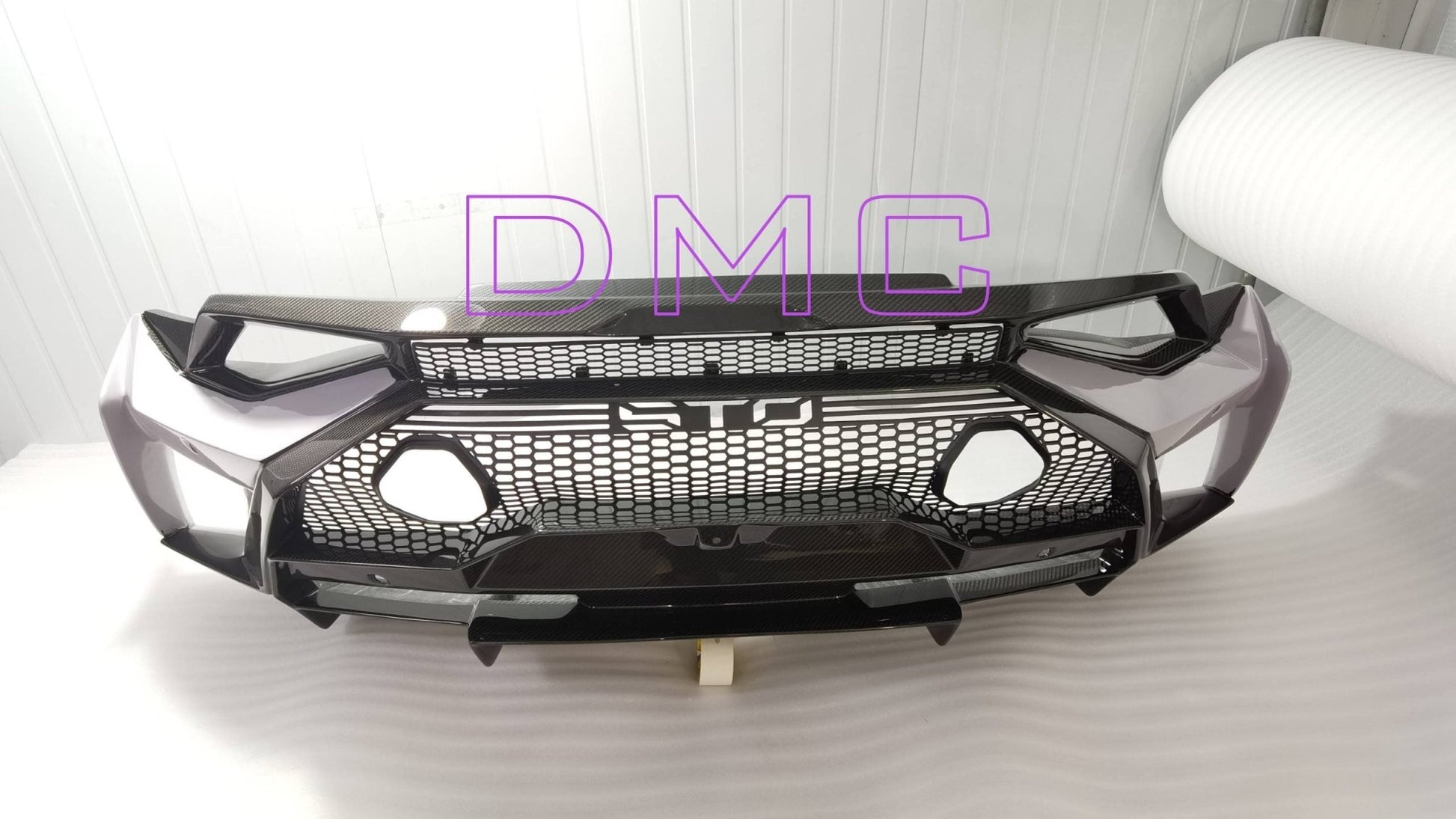 Kit carrosserie en fibre de carbone « STO » de DMC, transforme votre Lamborghini Huracan Coupé et Spyder d'origine en Super Trofeo Omologato - KDMPARTS EUROPE TUNING STORE