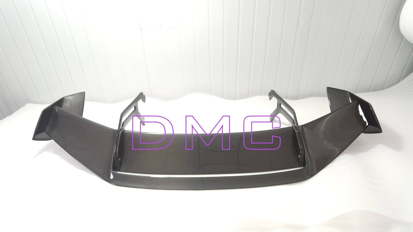 Kit carrosserie en fibre de carbone « STO » de DMC, transforme votre Lamborghini Huracan Coupé et Spyder d'origine en Super Trofeo Omologato - KDMPARTS EUROPE TUNING STORE