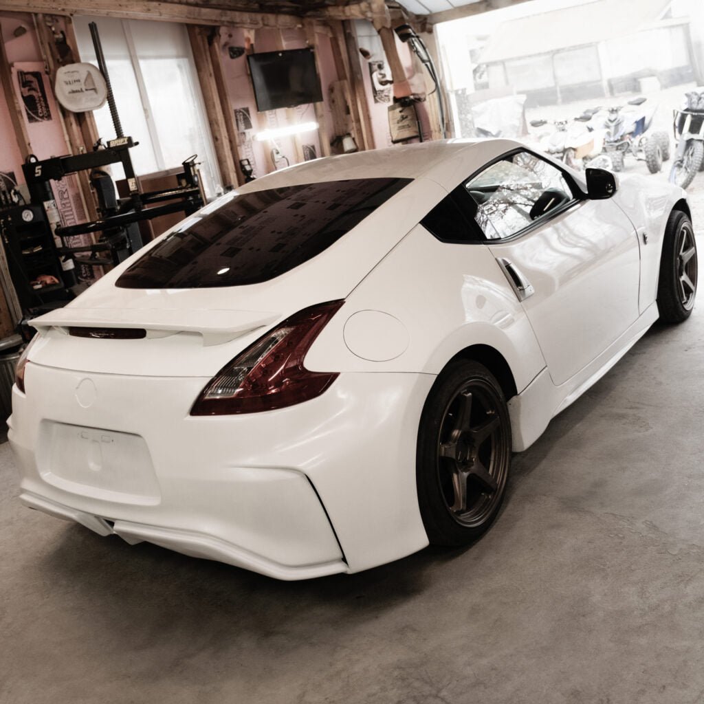 Kit carrosserie pour Nissan 370Z 2009 - 2020 Style Nismo V2 en polyuréthane 5 pcs - KDMPARTS EUROPE TUNING STORE