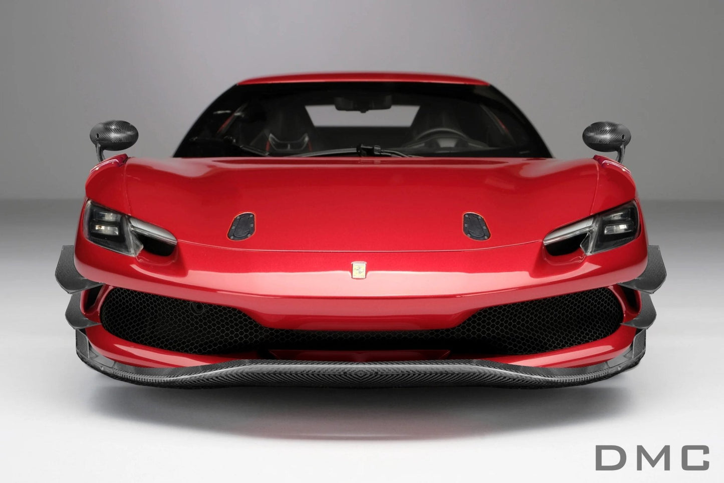 Lame de pare chocs avant avec canards en fibre de carbone Style « GT3 » de DMC pour Ferrari 296 GTB Coupé et Spider d'origine - KDMPARTS EUROPE TUNING STORE