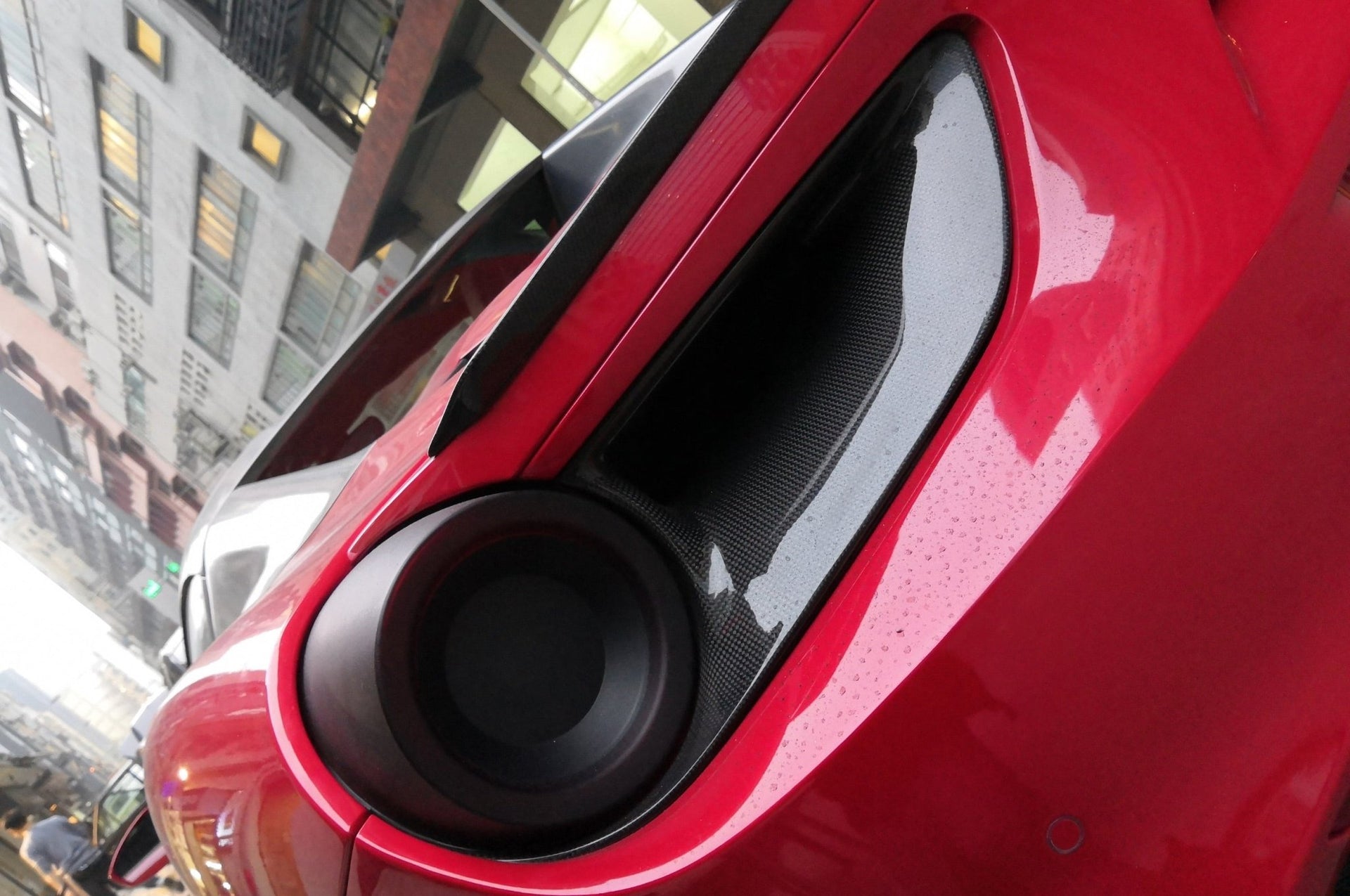 Panneaux de feux arrière en fibre de carbone « Speciale » de DMC pour Ferrari 488 GTB Coupé et Spider - KDMPARTS EUROPE TUNING STORE