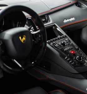 Panneaux intérieurs avec volant en fibre de carbone « E - GT » DMC pour Lamborghini Aventador Coupé et Roadster d'origine - KDMPARTS EUROPE TUNING STORE