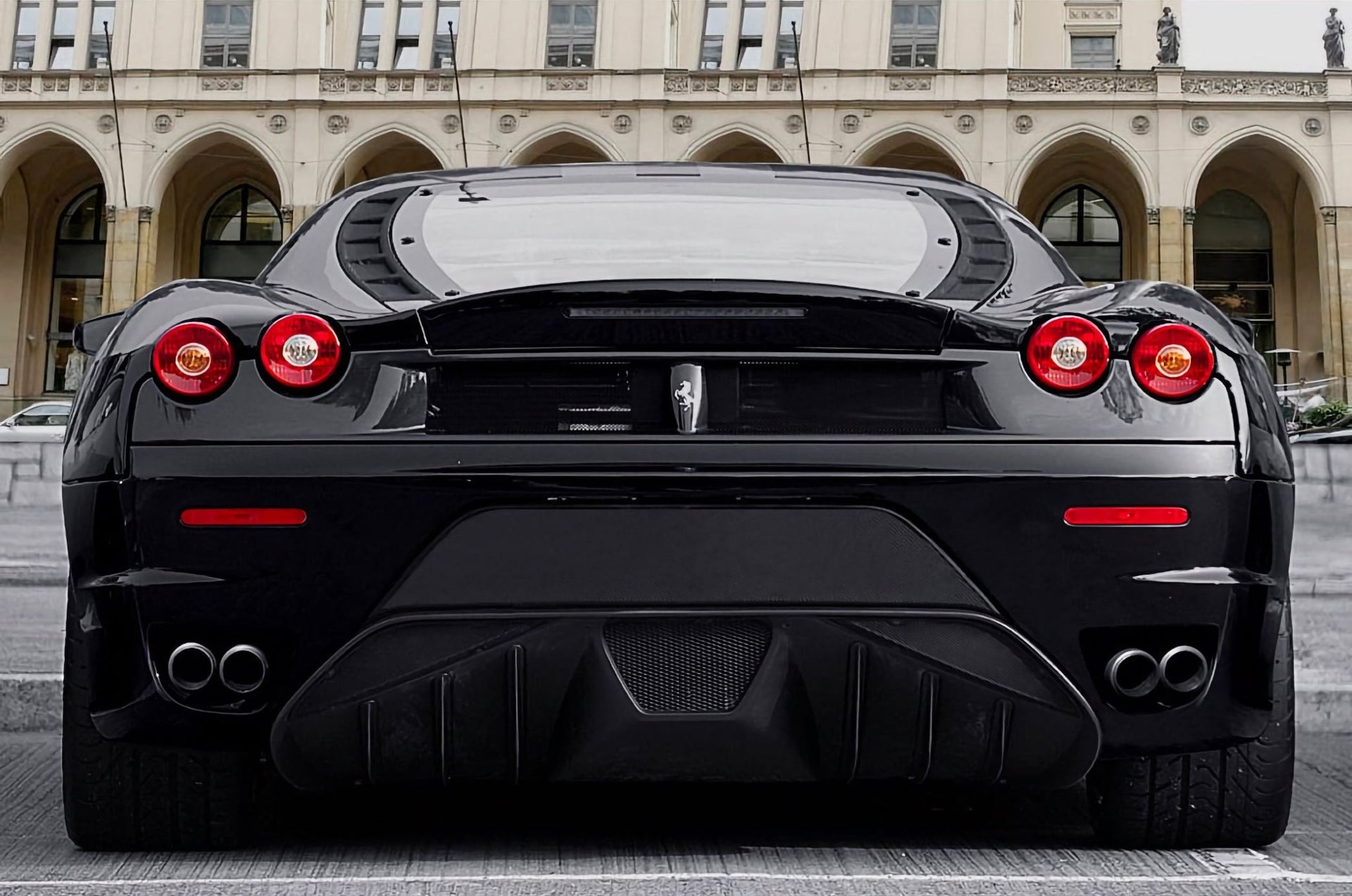 Pare chocs arrière avec diffuseur et calandre supérieure en fibre de carbone forgée style Scuderia de DMC pour Ferrari F430 Coupé et Spyder d'origine - KDMPARTS EUROPE TUNING STORE