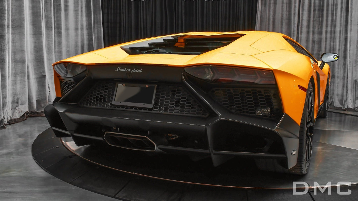 Pare chocs arrière en fibre de carbone « 50e anniversaire » DMC pour Lamborghini Aventador d'origine - KDMPARTS EUROPE TUNING STORE