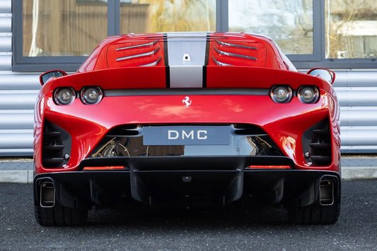Pare chocs arrière en fibre de carbone de DMC pour Ferrari 812 Competizione compatible avec les modèles SF Superfast Coupé et GTS Spider d'origine - KDMPARTS EUROPE TUNING STORE