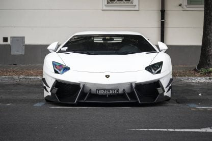 Pare chocs avant en fibre de carbone Aventador « SV - E » DMC Lamborghini Coupé et Roadster d'origine - KDMPARTS EUROPE TUNING STORE