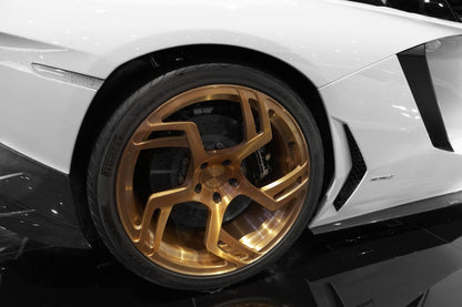 Pare chocs avant en fibre de carbone Aventador « SV - E » DMC Lamborghini Coupé et Roadster d'origine - KDMPARTS EUROPE TUNING STORE