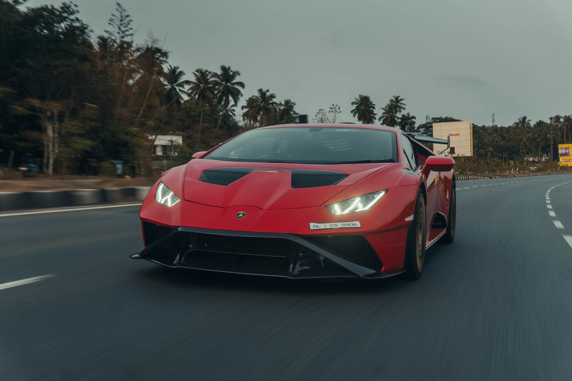 Pare chocs avant en fibre de carbone STO de DMC pour Lamborghini Huracan Coupé et Spyder d'origine - KDMPARTS EUROPE TUNING STORE