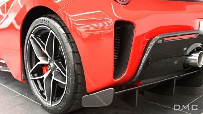 Prises d'air de pare chocs arrière en fibre de carbone « Speciale » de DMC pour Ferrari 488 GTB Coupé et Spider - KDMPARTS EUROPE TUNING STORE