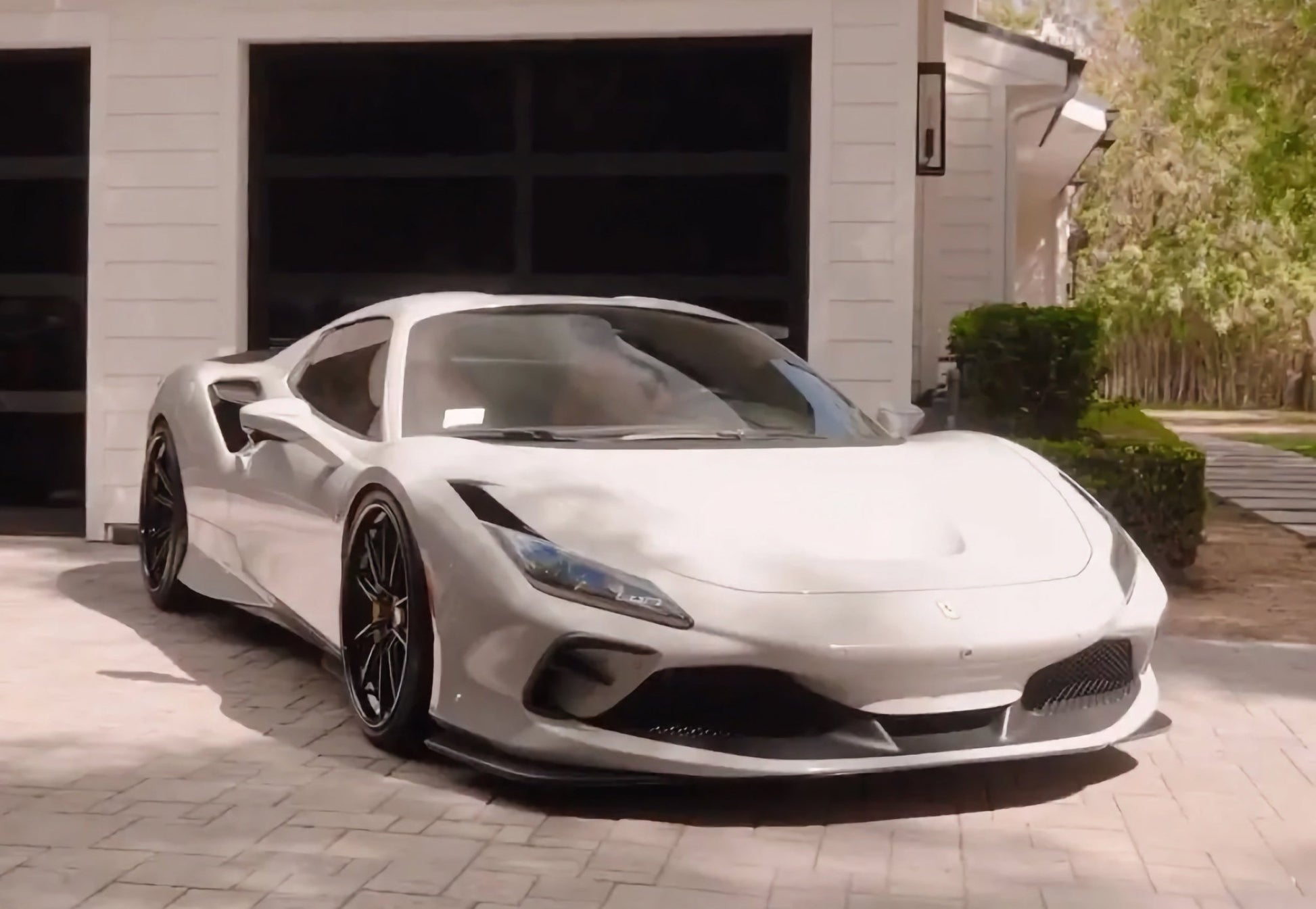 Prises d'air de pare chocs avant en fibre de carbone « EVO » de DMC pour Ferrari F8 Tributo Spider - KDMPARTS EUROPE TUNING STORE