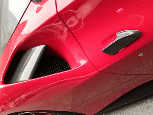 Prises d'air latérales en fibre de carbone « Speciale » de DMC pour Ferrari 488 GTB Coupé et Spider - KDMPARTS EUROPE TUNING STORE