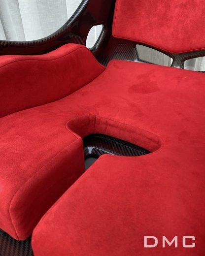 Siège de course en fibre de carbone DMC – Fabrication de précision, conçue pour les performances des supercars - KDMPARTS EUROPE TUNING STORE